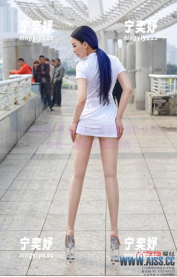 AISS爱丝(黄金版) - 索菲的渔色私拍，像是一场看不见的游戏