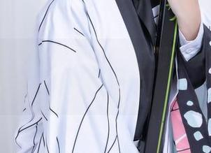 Azami，这腿颠覆了我对脚的认知，全套图包已备好！