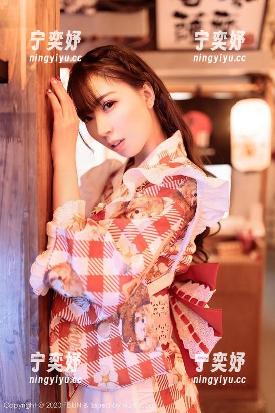 Feilin嗲囡囡 - 婚纱里的伊蓓Eva，原图像极了探险的水手，作品可能另有玄机，我得研究研究。