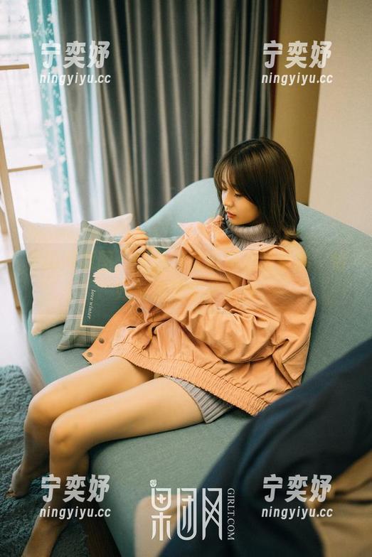 GIRLT果团网 果团网原图:这种浴室湿漉漉的情绪,恰好在雾蒙蒙中盛放
