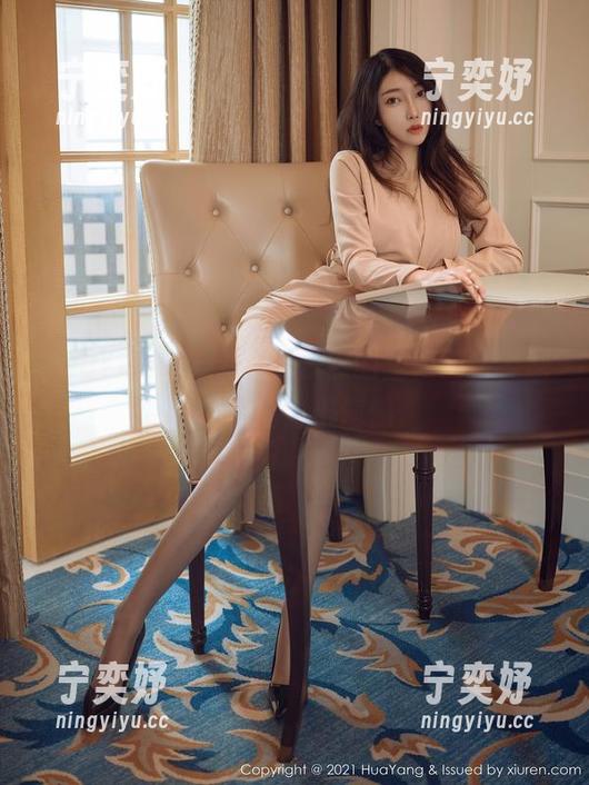 HuaYang花漾-黄乐然 HuaYang花漾 - 黄乐然的空姐图集,别让下载留出遗憾
