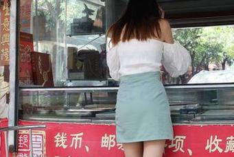 IESS异思趣向 – 少女心的终极体现:团团图集里的长靴包臀裙精选