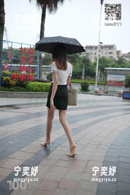 IESS异思趣向-小金 IESS异思趣向 - 小金的包臀裙,高清到你怀疑人生中的其它裙子。