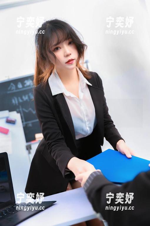 美图到麻木！Leah梓未的图包，透视到让人想偷偷打个包。