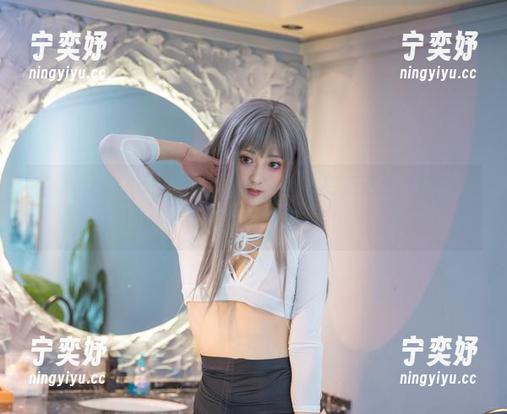 在线，Luisa_零纱的柴郡旗袍，有点迷，注意力有点不太稳定