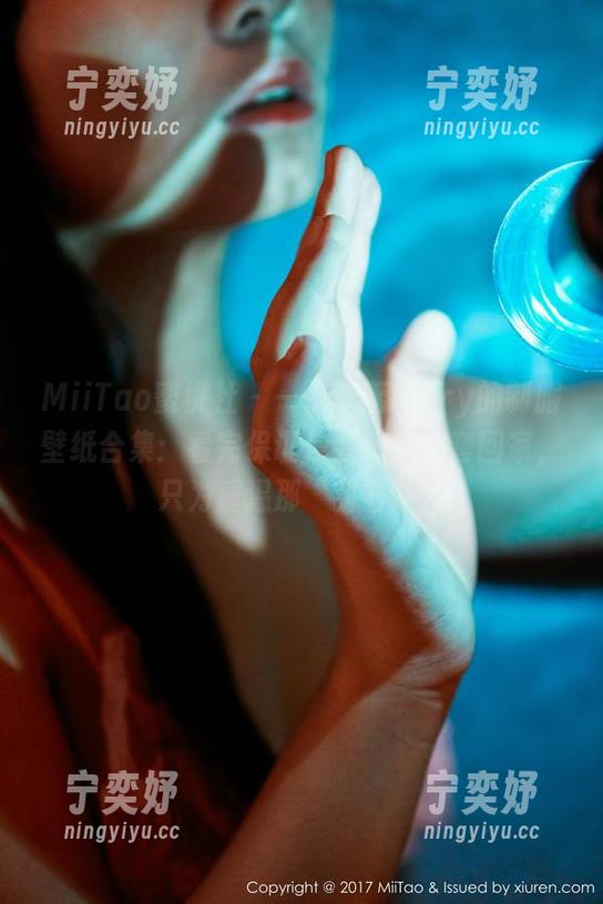 MiiTao蜜桃社-蜜蕊Mary MiiTao蜜桃社 - 一份蜜蕊Mary的制服壁纸合集:看完保证你会想买一套回家,只为重温那“甜蜜”。