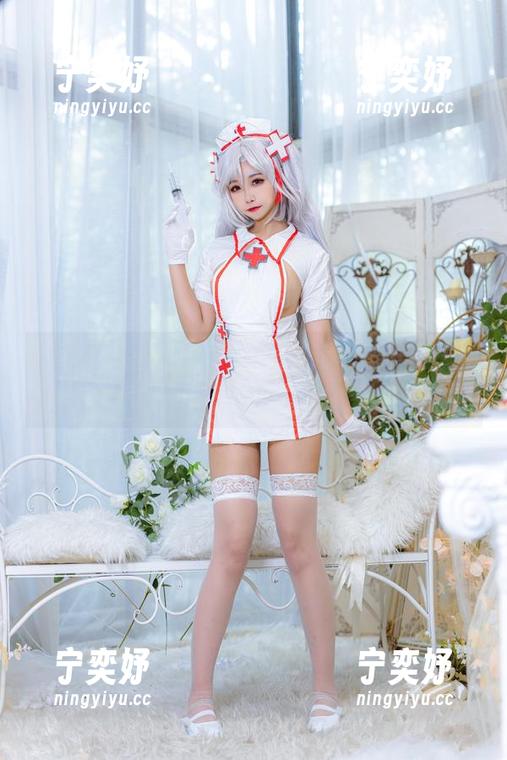 Momoko葵葵和她的纯白，图册里藏着的未知...