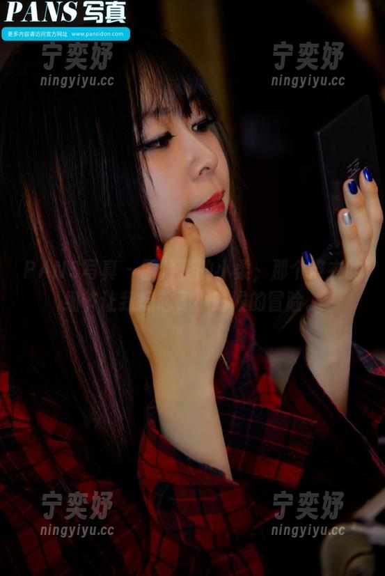 PANS写真-小柔 PANS写真 - 图片里的小柔,那个皮衣的细节让我想起了小时候的冒险。