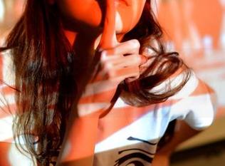 PANS摄影 – 在毛衣和娜娜之间，你更想wear哪一件？图包给你答案！