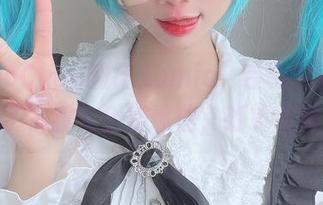 PoppaChan的Hitomio，吉他女孩太有风了，我完全被迷住，打算收藏好