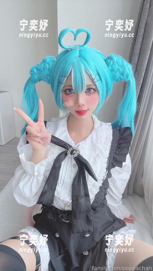 PoppaChan PoppaChan的Hitomio,吉他女孩太有风了,我完全被迷住,打算收藏好