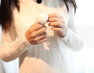 ROSI的纯白套路，在私拍的套图里散发出点点温柔，都是些小情绪。