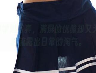 ROSI学姐写真，满屏的优雅却又无时不刻流露出日常的淘气。