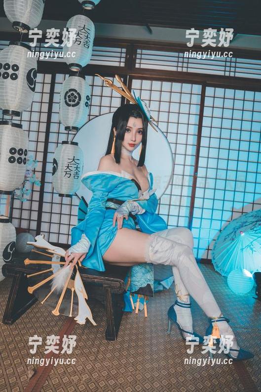 Rioko凉凉子 不花钱的福利!Rioko凉凉子的作品“大凤旗袍”,好像又被我嘴馋了。