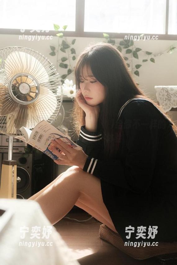 女仆摄影合集：Sira(시라)给你不一样的“打扫卫生”体验