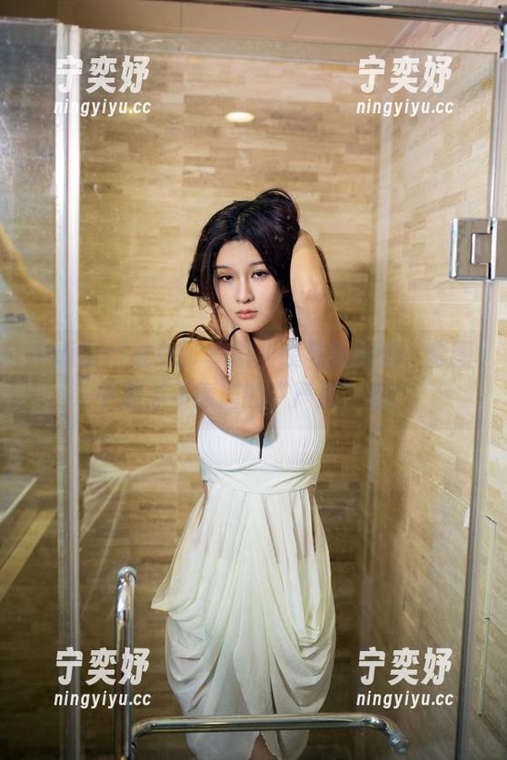 TuiGirl推女郎 - 职业装与潘娇娇，套图中那点不靠谱的“严肃”感！