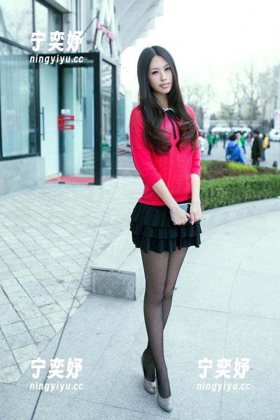 TuiGirl推女郎-王馨瑶 TuiGirl推女郎 - 王馨瑶的职业装:让你忽然对正装有了点好奇的写真集