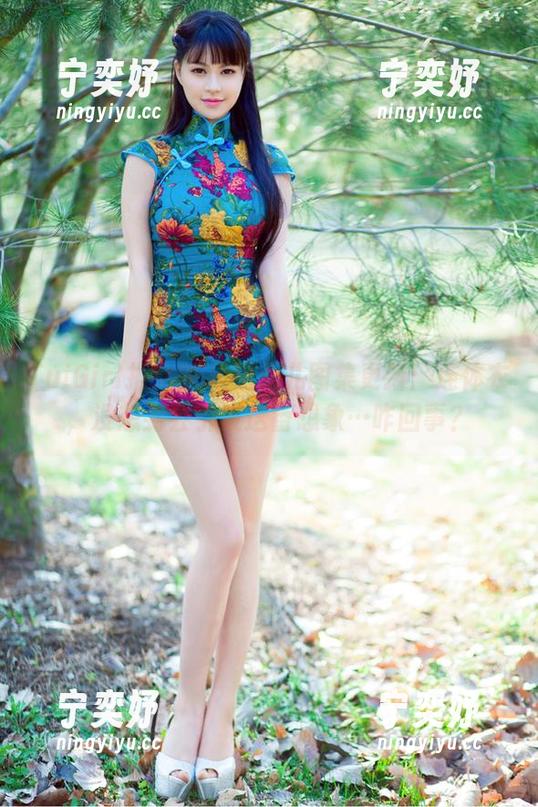TuiGirl推女郎 - 胡允儿图集更新：连体衣，没想到会引发这番想象…咋回事？