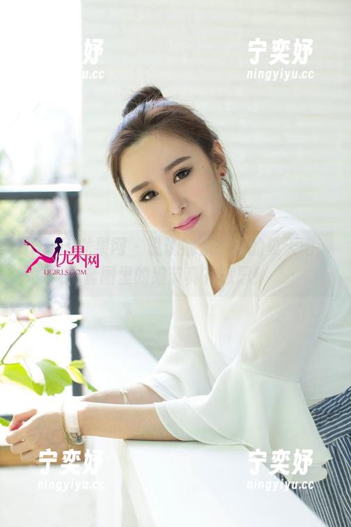 UGirls尤果网 - 说说娜依灵儿的夏天吧，套图里的细节真有意思！
