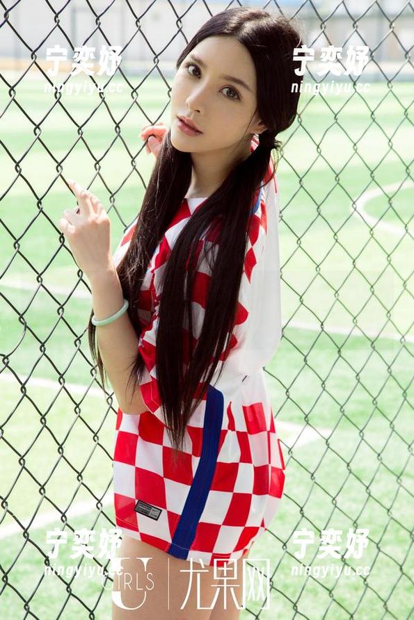 UGirls尤果网-张栩菲 UGirls尤果网 - 张栩菲高跟鞋图册:穿上不一定会飞,但至少你会被路人回眸!
