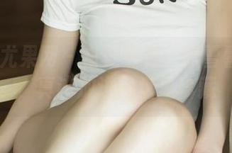 UGirls尤果网 – 白丝合集：张雪馨的气质，真该放进网盘里珍藏