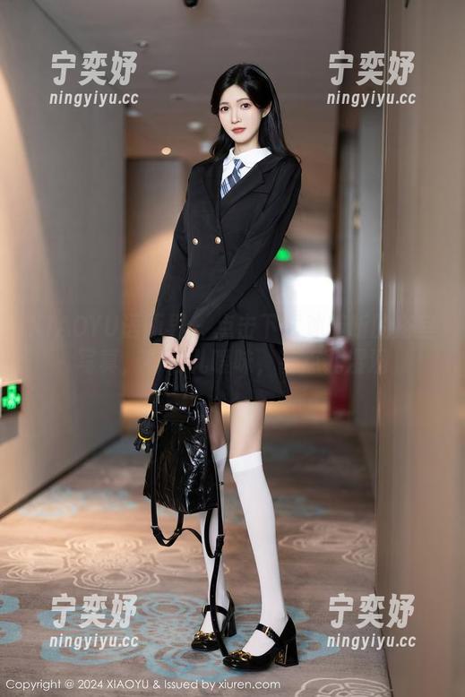 XIAOYU语画界 - 点击下载沐若昕的浴室写真，有点儿暧昧，有点儿湿润