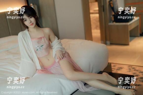 Xiuren秀人网 - 转来转去，发现可可COCO的镂空作品像是一张无形的网