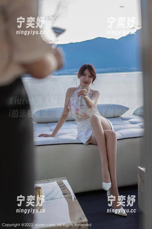 Xiuren秀人网-林文文yooki Xiuren秀人网 - 套图分享!林文文yooki的泳衣魔法,猛一看像做错了课程作业的名场面。