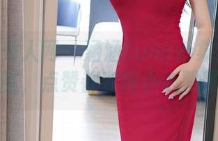 Xiuren秀人网 – 涵涵Luna合集：油亮不油腻，点赞都变得小心翼翼。