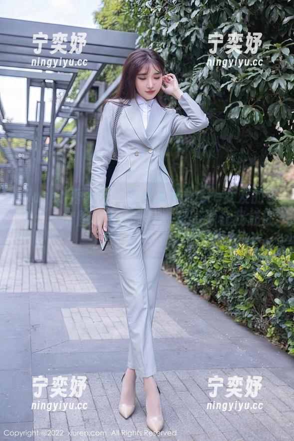 Xiuren秀人网-趁热拿铁latte Xiuren秀人网 - 趁热拿铁latte女友的日常:一套图让人心酸,一堆资源让我崩溃!