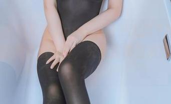 一不小心又看了nyako喵子大魔王的2B同人旗袍高清写真，究竟是哪里来的气场？