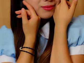 pans – 看！卡卡的夏天写真我已经陶醉得快晕过去了，谁来救我？