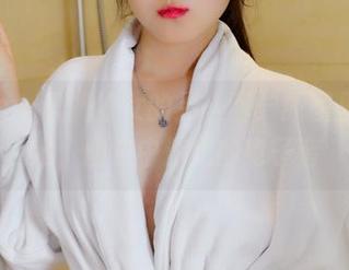 pans – 思妍修女的另一面：原图里的淡定，图包中游走的电子音