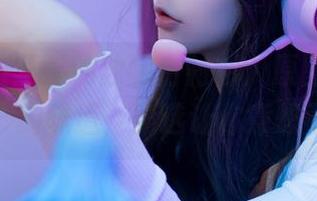 yuuhui玉汇的独特白衬衫：原图中藏了些微妙的味道，精选让你意想不到。