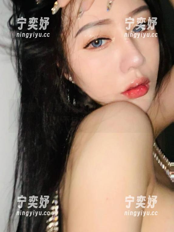 微密圈 - 最新不爱笑的赛琳的清纯作品集，让人不自觉停留的诱惑。