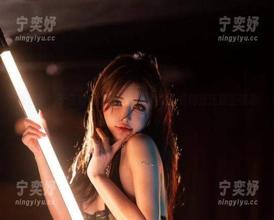 于芷晴 微密圈 - 于芷晴的紫色比基尼图集:看得我连脂肪都跳起来了!
