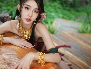 看这一波余多多Dudu的肉丝套图，让我不小心想多停留。