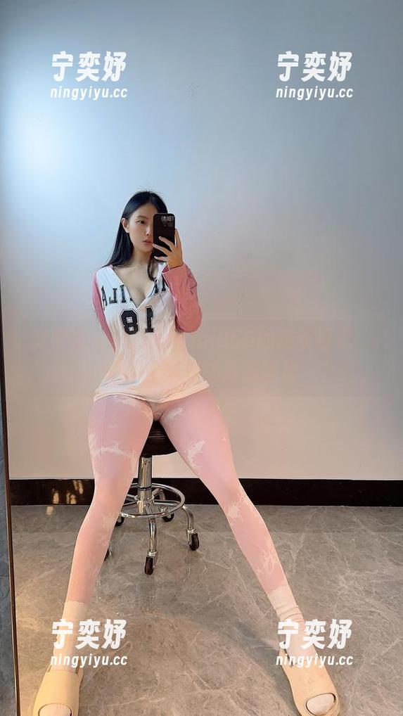 俏妞qiaoniu66 微密圈 - 俏妞qiaoniu66的成长日记:穿不上牛仔的高清图库