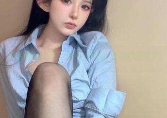 倦倦喵最新作，踩在街头的皮衣野猫照片