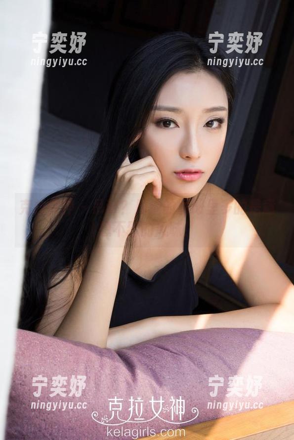 克拉女神 - 吊带？周迪的图册里多的是意想不到的风味！