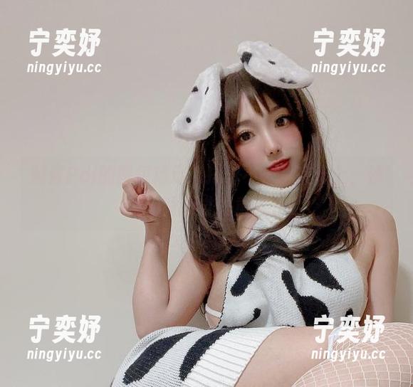 刺青Poi的图包精选：排球不只是在场上，沙滩的背景才是重点。
