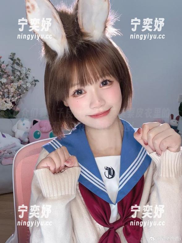 观众们看！千反田鹿子在英梨梨皮衣里的所有小动作，图包别逃！