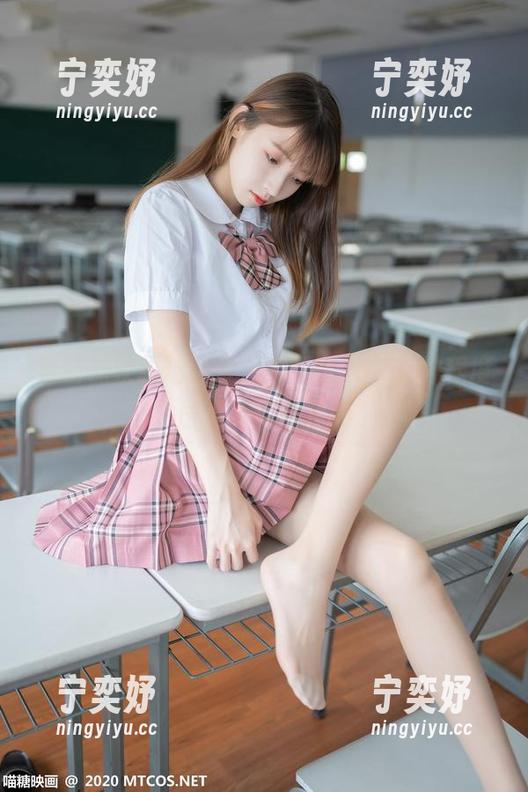 喵糖映画 看喵糖映画精选黑白女仆大片,某种程度上居然还挺耐看的。