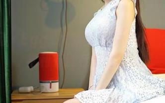 嗲囡囡 – Egg_尤妮丝穿牛仔裤，今天的福利有没有点挑逗？