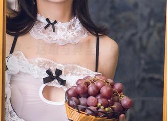 头条女神 – 这组写真里，申美嫣的礼服就像是资产阶级的傲慢！