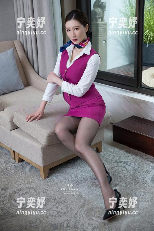 头条女神-神琦泽步 头条女神 - 神琦泽步的写真:不只是修女,更多的是俏皮!