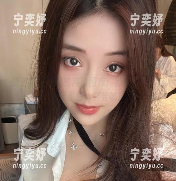 奶雯 微密圈 - 奶雯的高清图库:御姐气质,前所未见的大胆尝试!