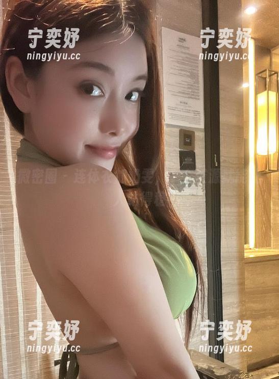 奶雯 微密圈 - 连体衣加奶雯,一个资源就能让人站得稳