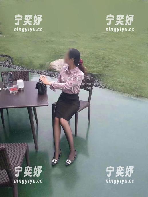 家有水墨老师 微密圈 - 家有水墨老师又来更新,长腿写真让人恍惚了。