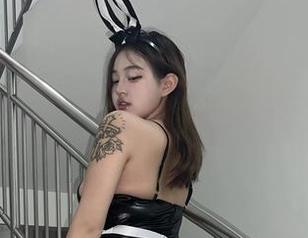 微密圈 – 豹纹内裤+小u优优子=免费的图包，随时来取哦！